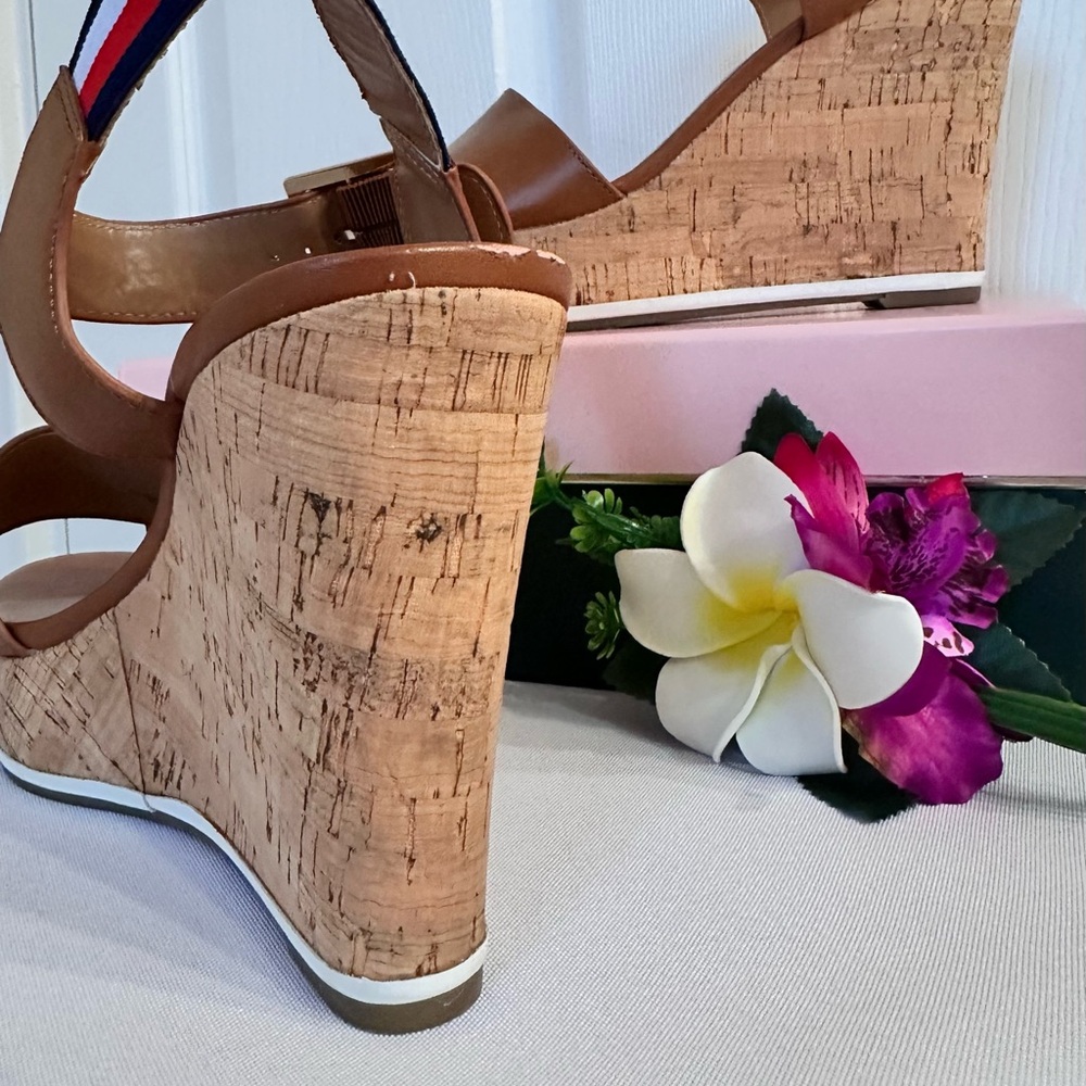 TOMMY HILFIGER ~ Kaline Tan Wedge Espadrille Sandals w/Cork Platform - Picture 5 of 8